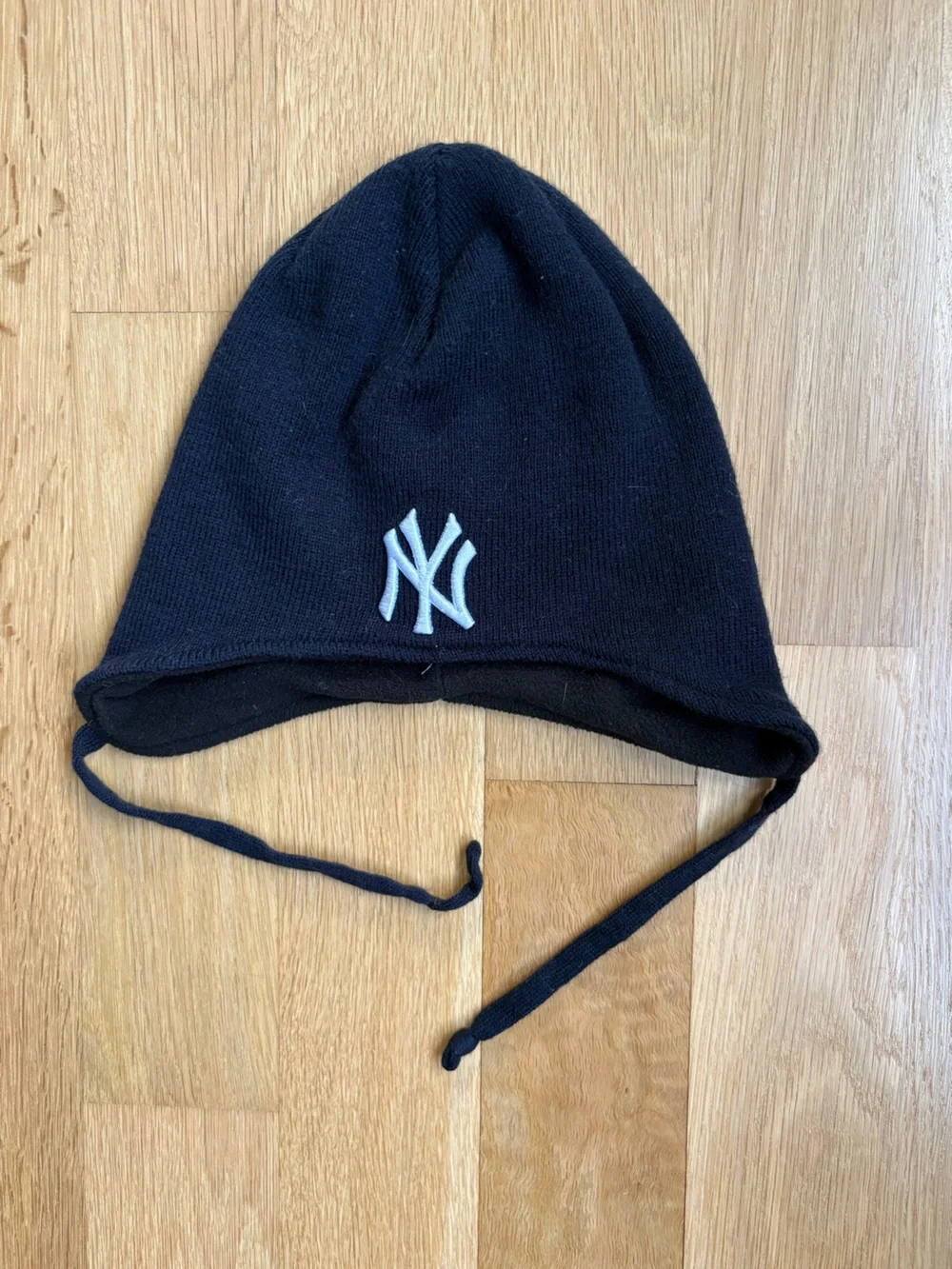 NWOT NY Yankees Blue Youth Acrylic Winter Hat